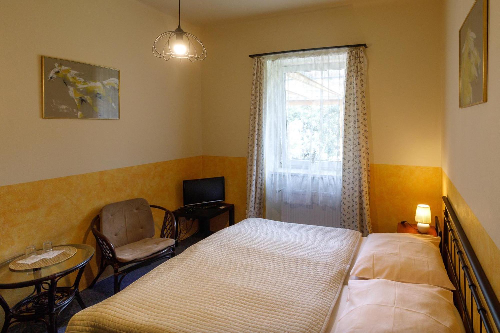 Hotel Atlas Ceske Budejovice Habitación foto